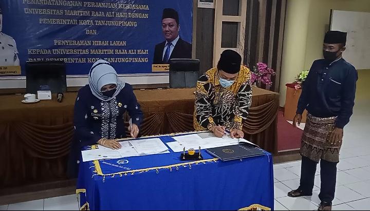 Pemerintahan Kota Tanjung Pinang Hibahkan Lahan ke Kampus UMRAH dan Bangun Kerjasama